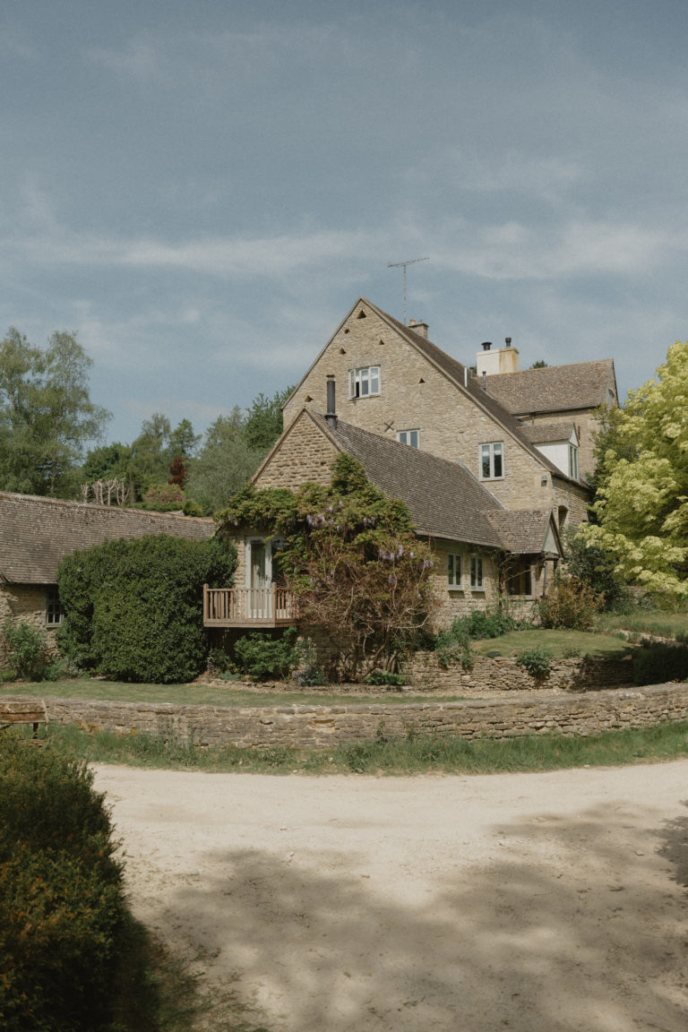 EMMANUEL GLOUCESTERSHIRE, GL54 - 4 - SHOOTFACTORY - OTHER UK HOUSES