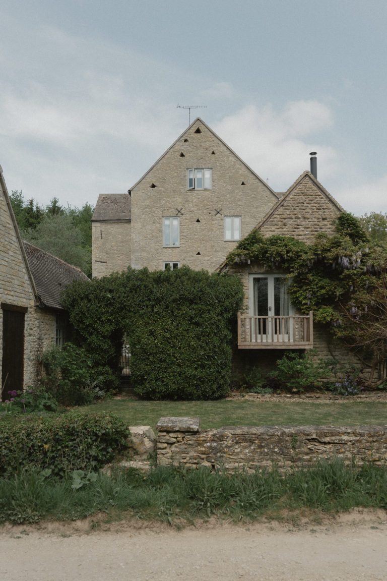 EMMANUEL GLOUCESTERSHIRE, GL54 - 4 - SHOOTFACTORY - OTHER UK HOUSES