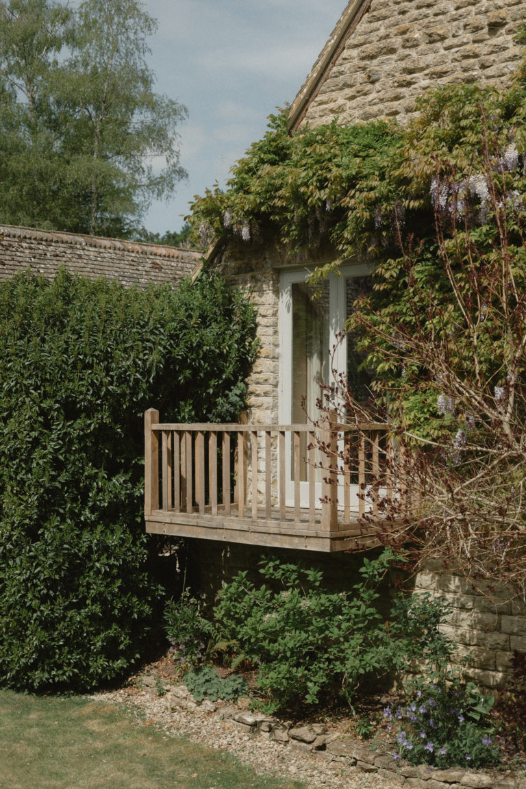 EMMANUEL GLOUCESTERSHIRE, GL54 - 4 - SHOOTFACTORY - OTHER UK HOUSES