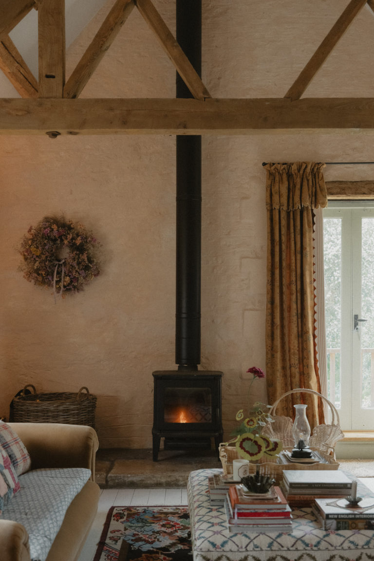 EMMANUEL GLOUCESTERSHIRE, GL54 - 4 - SHOOTFACTORY - OTHER UK HOUSES