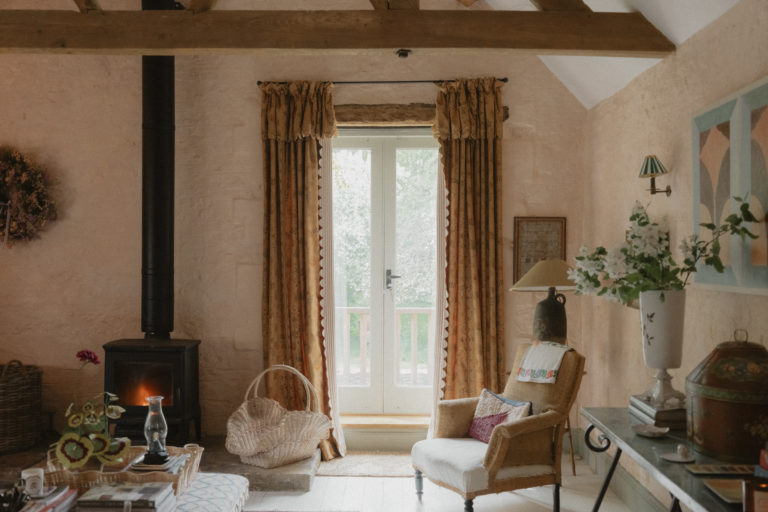 EMMANUEL GLOUCESTERSHIRE, GL54 - 4 - SHOOTFACTORY - OTHER UK HOUSES