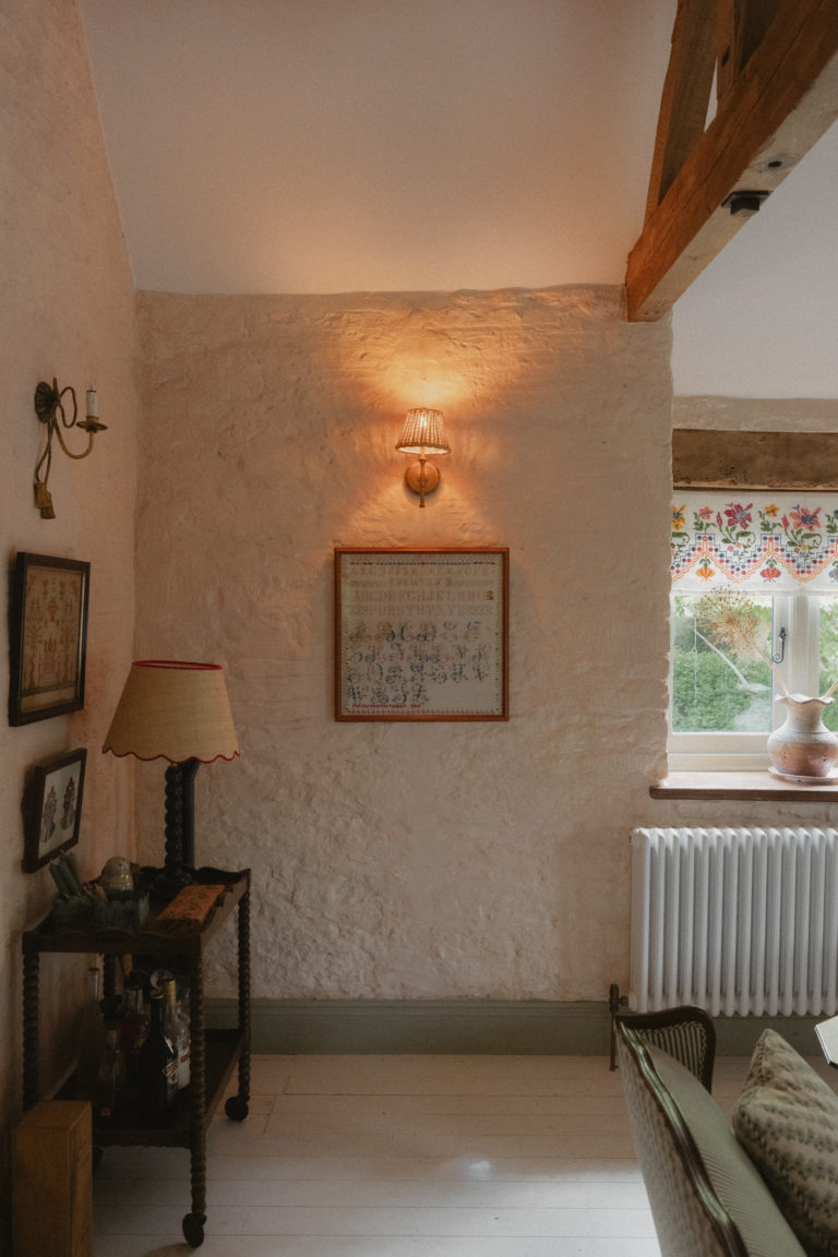 EMMANUEL GLOUCESTERSHIRE, GL54 - 4 - SHOOTFACTORY - OTHER UK HOUSES