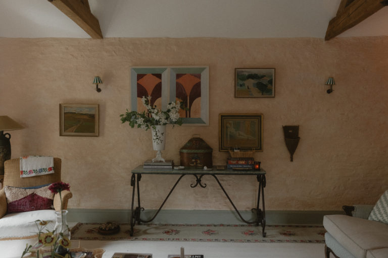 EMMANUEL GLOUCESTERSHIRE, GL54 - 4 - SHOOTFACTORY - OTHER UK HOUSES