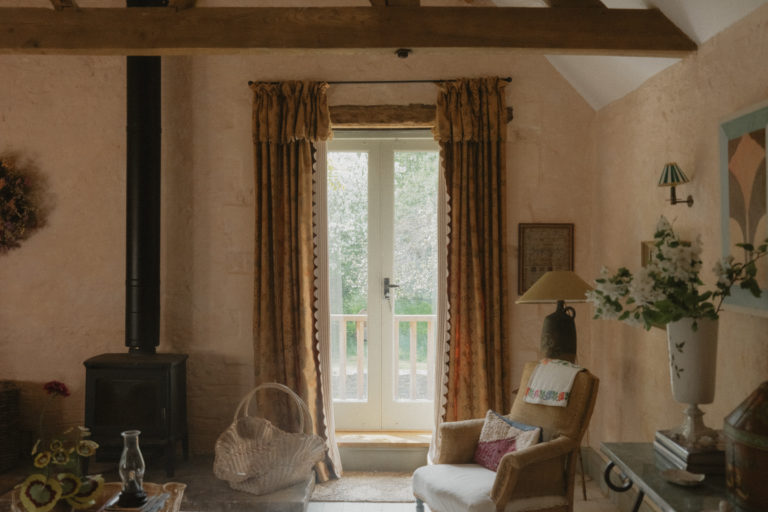 EMMANUEL GLOUCESTERSHIRE, GL54 - 4 - SHOOTFACTORY - OTHER UK HOUSES
