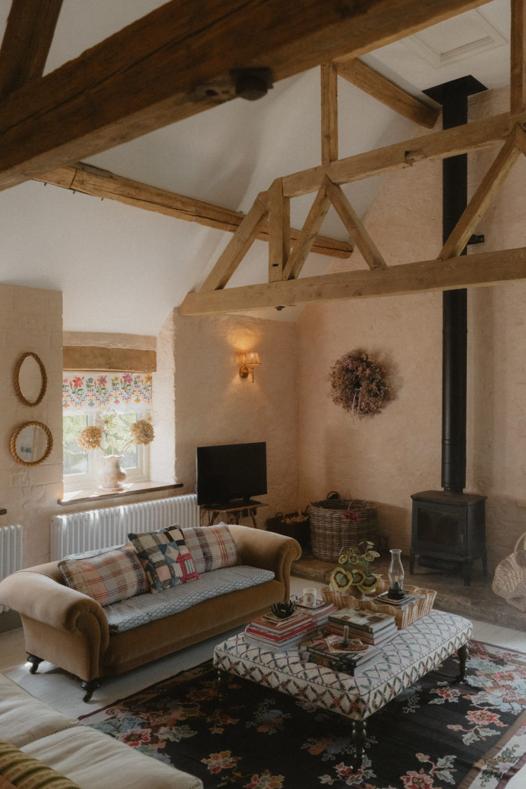 EMMANUEL GLOUCESTERSHIRE, GL54 - 4 - SHOOTFACTORY - OTHER UK HOUSES