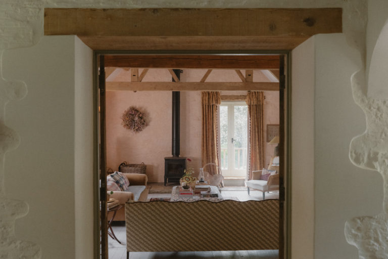 EMMANUEL GLOUCESTERSHIRE, GL54 - 4 - SHOOTFACTORY - OTHER UK HOUSES