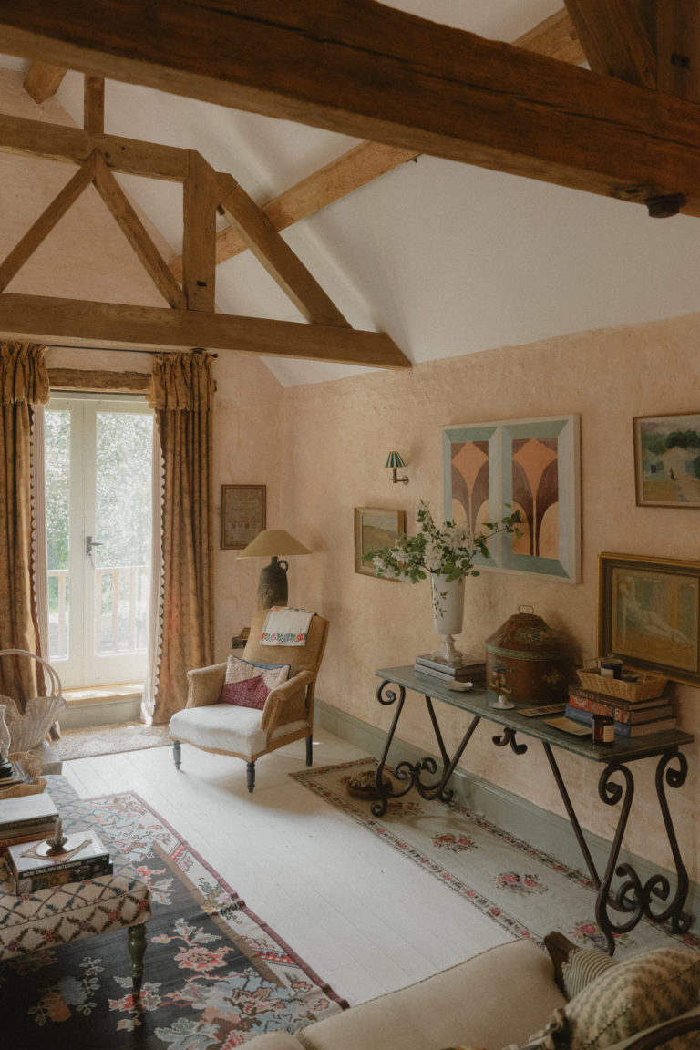 EMMANUEL GLOUCESTERSHIRE, GL54 - 4 - SHOOTFACTORY - OTHER UK HOUSES