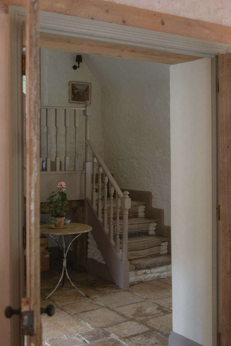 EMMANUEL GLOUCESTERSHIRE, GL54 - 4 - SHOOTFACTORY - OTHER UK HOUSES