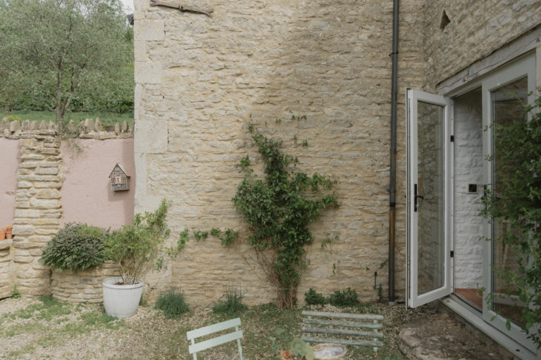 EMMANUEL GLOUCESTERSHIRE, GL54 - 4 - SHOOTFACTORY - OTHER UK HOUSES