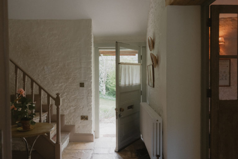 EMMANUEL GLOUCESTERSHIRE, GL54 - 4 - SHOOTFACTORY - OTHER UK HOUSES