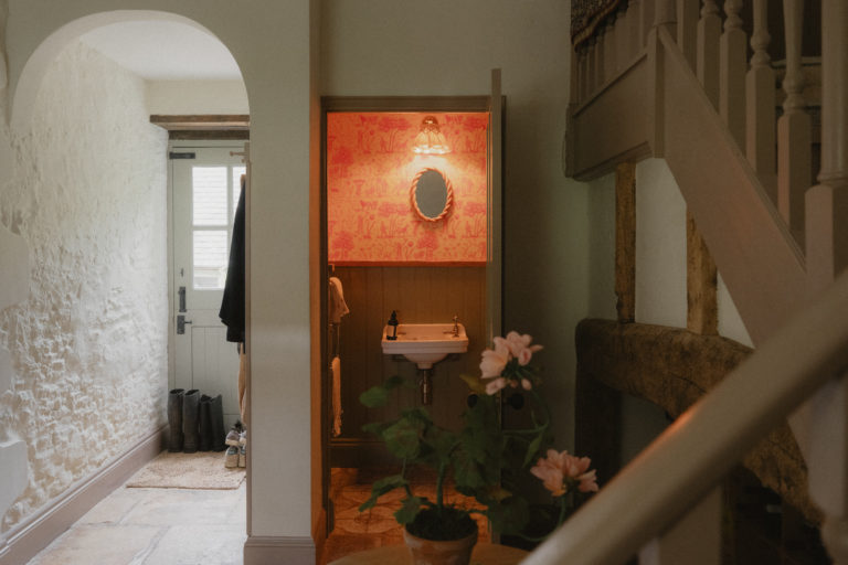 EMMANUEL GLOUCESTERSHIRE, GL54 - 4 - SHOOTFACTORY - OTHER UK HOUSES