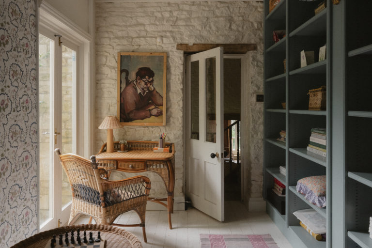 EMMANUEL GLOUCESTERSHIRE, GL54 - 4 - SHOOTFACTORY - OTHER UK HOUSES