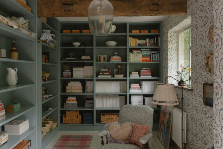 EMMANUEL GLOUCESTERSHIRE, GL54 - 4 - SHOOTFACTORY - OTHER UK HOUSES