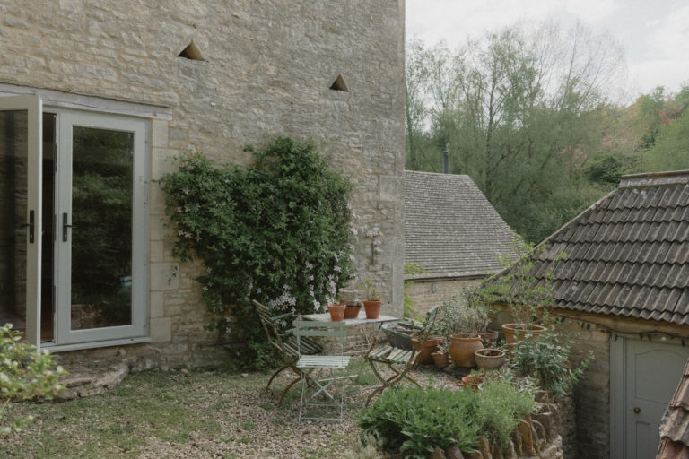 EMMANUEL GLOUCESTERSHIRE, GL54 - 4 - SHOOTFACTORY - OTHER UK HOUSES