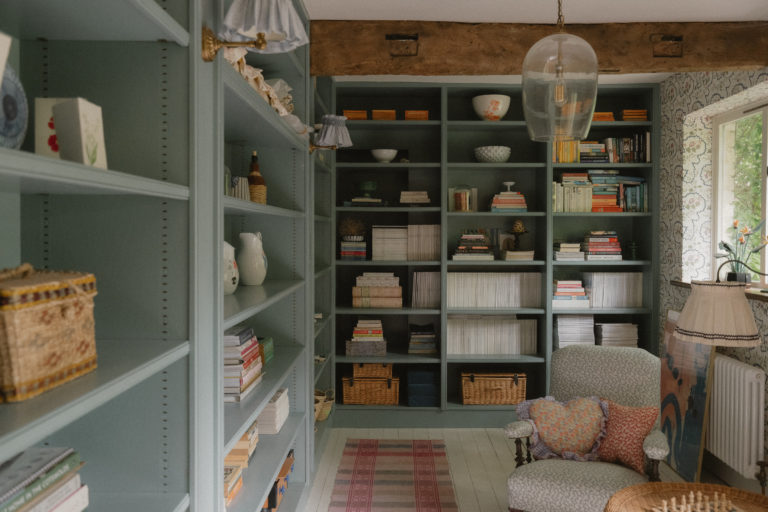EMMANUEL GLOUCESTERSHIRE, GL54 - 4 - SHOOTFACTORY - OTHER UK HOUSES