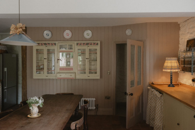 EMMANUEL GLOUCESTERSHIRE, GL54 - 4 - SHOOTFACTORY - OTHER UK HOUSES