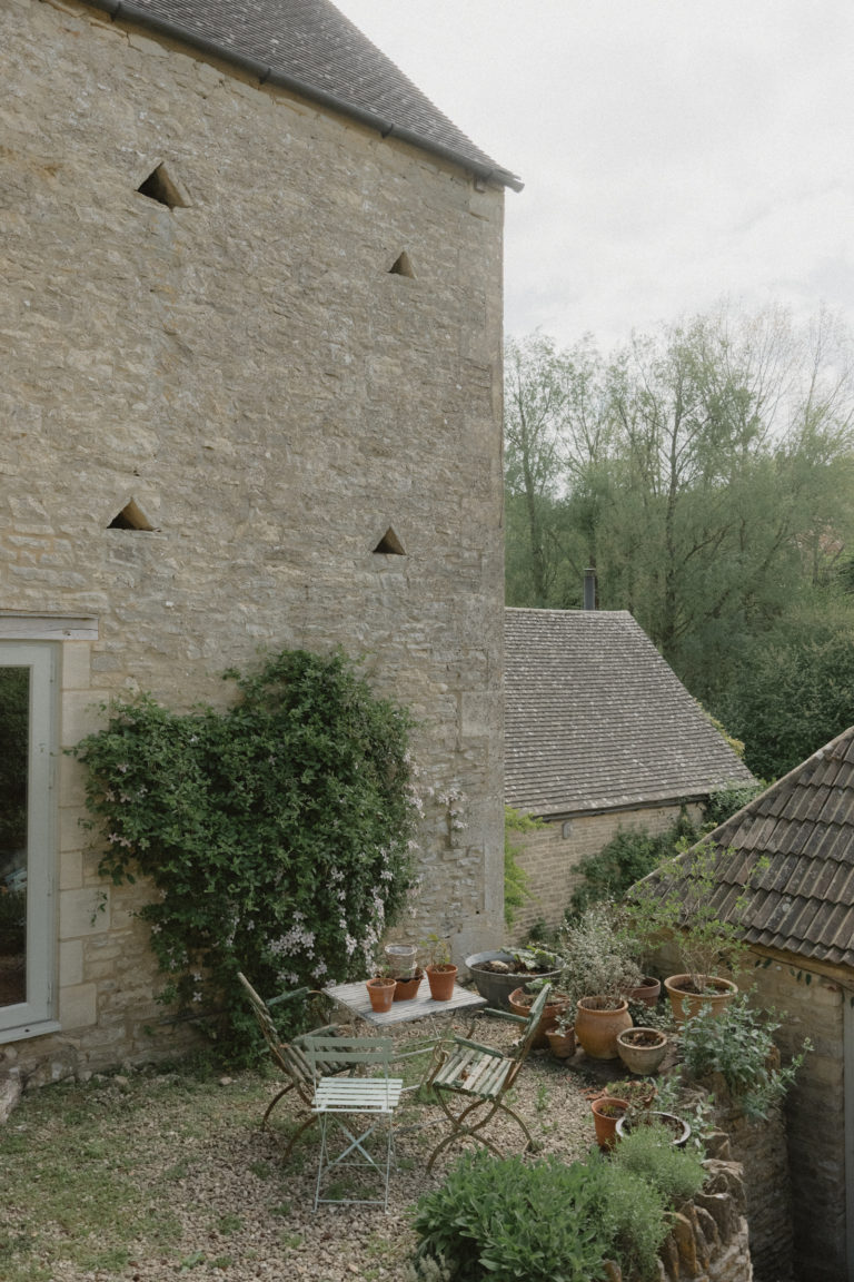 EMMANUEL GLOUCESTERSHIRE, GL54 - 4 - SHOOTFACTORY - OTHER UK HOUSES