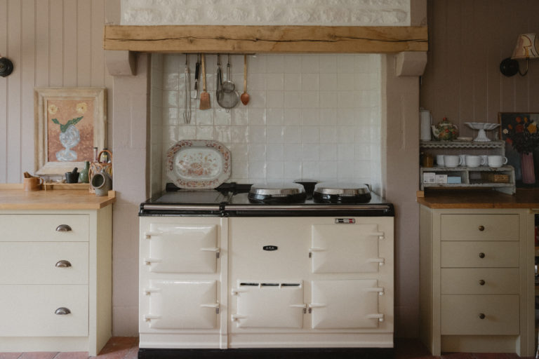 EMMANUEL GLOUCESTERSHIRE, GL54 - 4 - SHOOTFACTORY - OTHER UK HOUSES