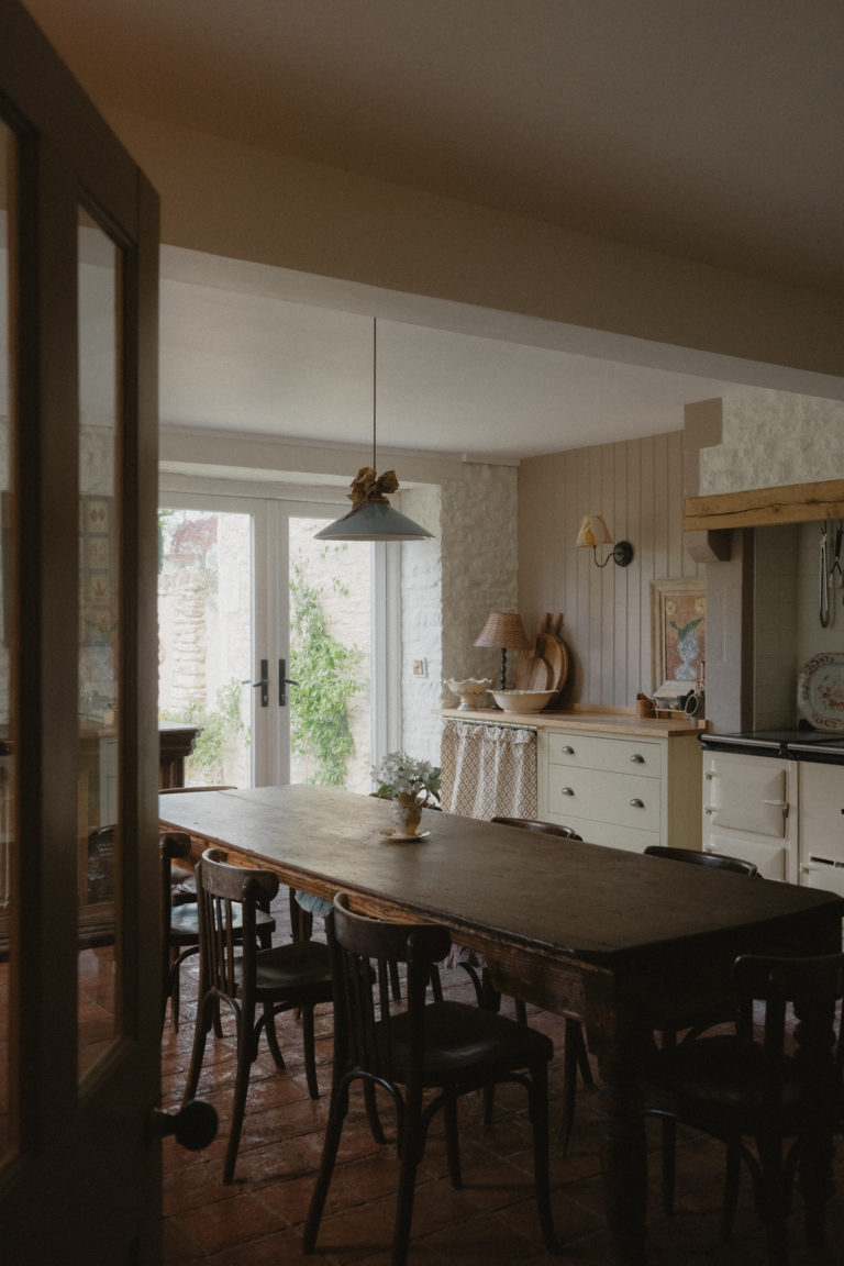 EMMANUEL GLOUCESTERSHIRE, GL54 - 4 - SHOOTFACTORY - OTHER UK HOUSES