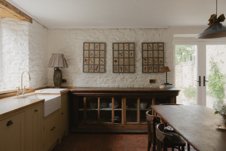 EMMANUEL GLOUCESTERSHIRE, GL54 - 4 - SHOOTFACTORY - OTHER UK HOUSES