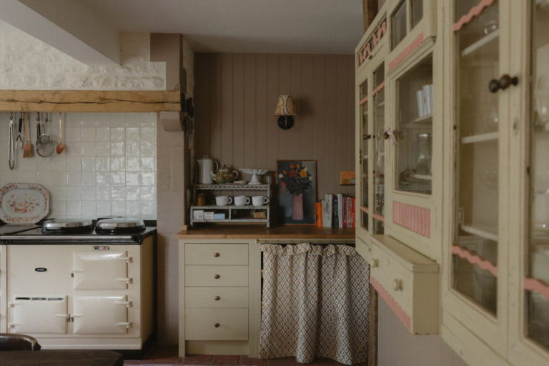EMMANUEL GLOUCESTERSHIRE, GL54 - 4 - SHOOTFACTORY - OTHER UK HOUSES