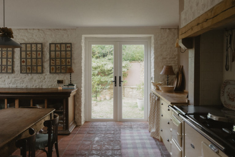 EMMANUEL GLOUCESTERSHIRE, GL54 - 4 - SHOOTFACTORY - OTHER UK HOUSES