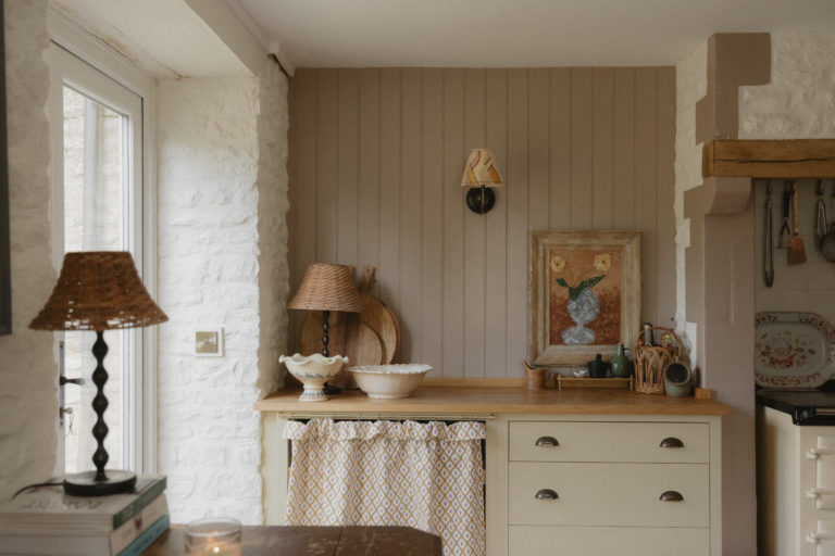 EMMANUEL GLOUCESTERSHIRE, GL54 - 4 - SHOOTFACTORY - OTHER UK HOUSES