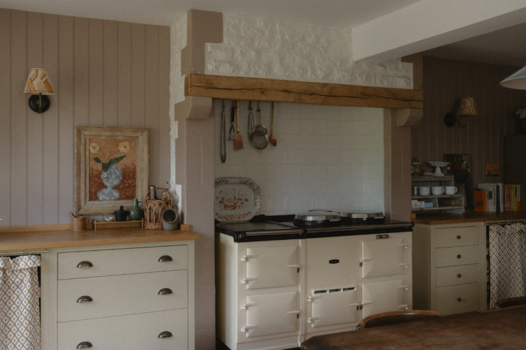 EMMANUEL GLOUCESTERSHIRE, GL54 - 4 - SHOOTFACTORY - OTHER UK HOUSES