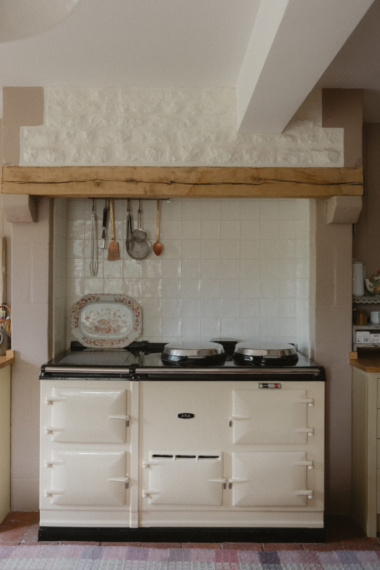 EMMANUEL GLOUCESTERSHIRE, GL54 - 4 - SHOOTFACTORY - OTHER UK HOUSES