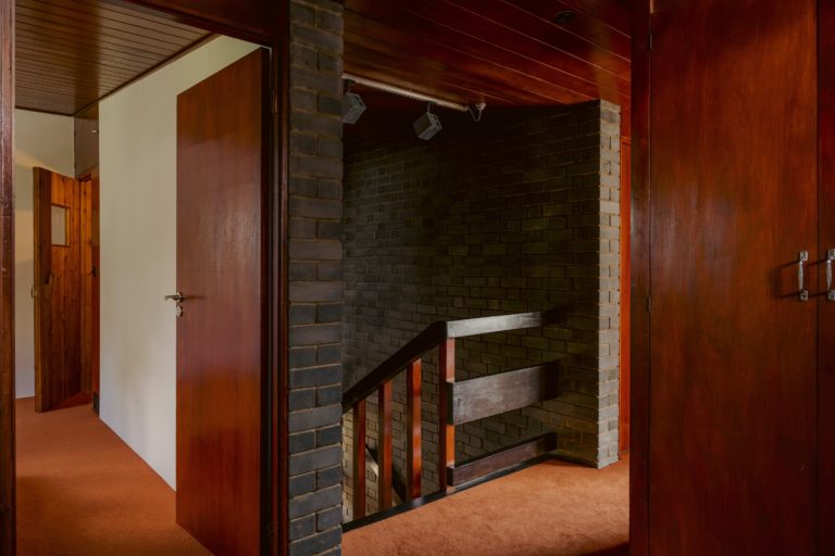 MIDCENTURY LONDON, HA7 - SHOOTFACTORY - LONDON HOUSES