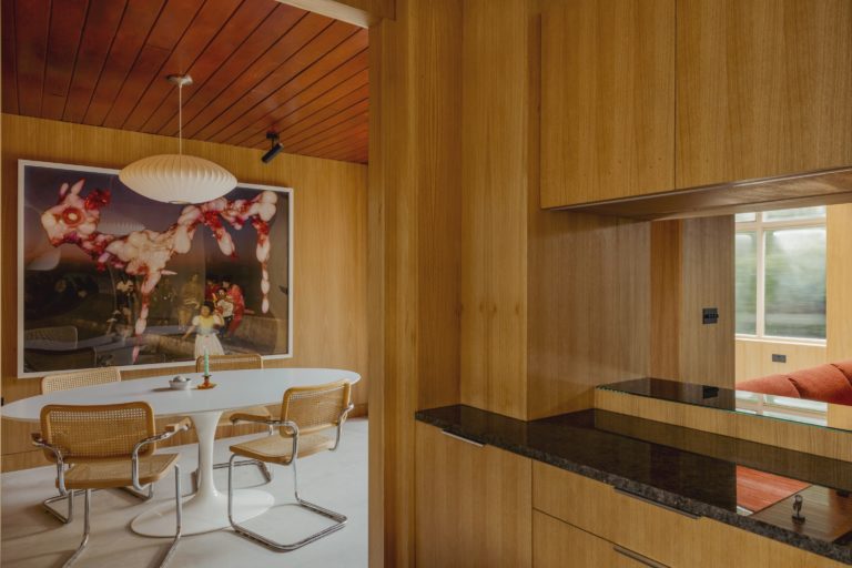 MIDCENTURY LONDON, HA7 - SHOOTFACTORY - LONDON HOUSES