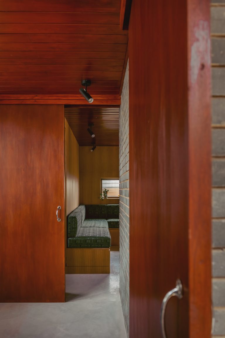 MIDCENTURY LONDON, HA7 - SHOOTFACTORY - LONDON HOUSES
