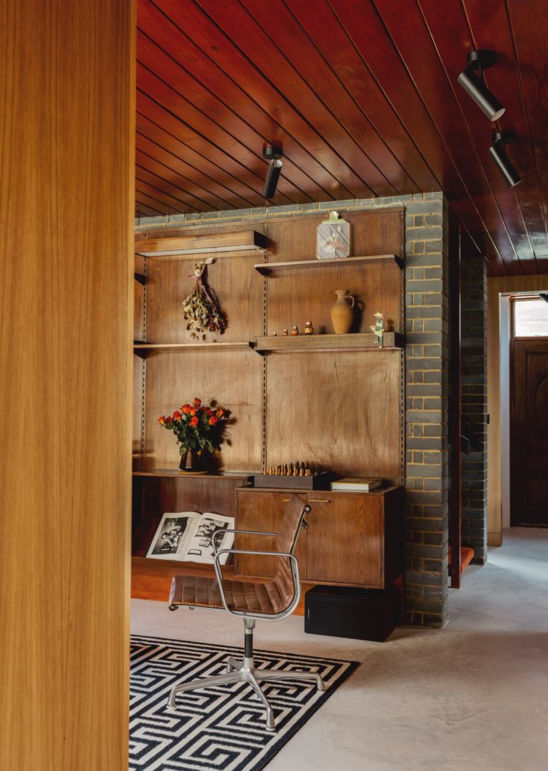 MIDCENTURY LONDON, HA7 - SHOOTFACTORY - LONDON HOUSES
