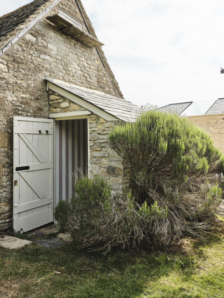 CHARLBURY OXFORDSHIRE, OX7 - SHOOTFACTORY - OTHER UK HOUSES