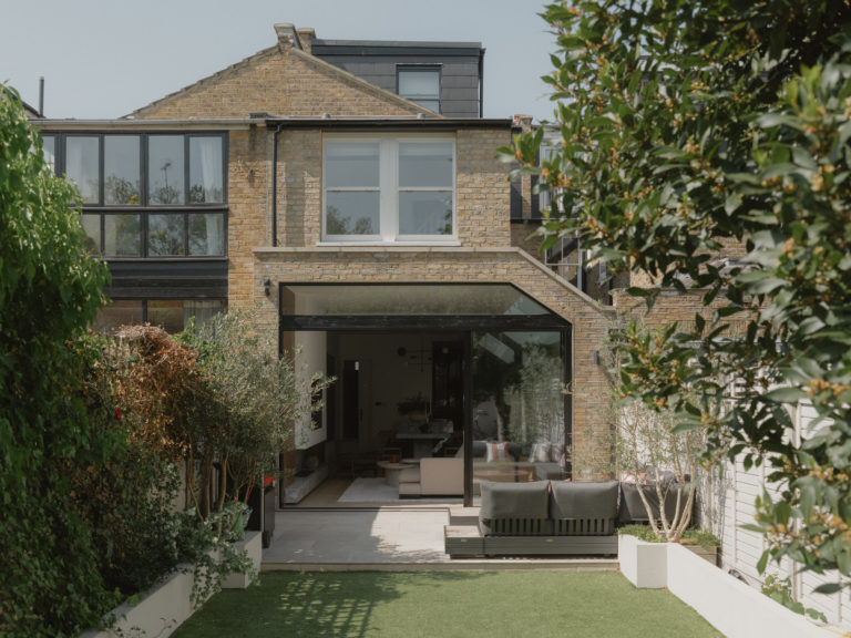 ELM, LONDON, SW13 - SHOOTFACTORY - LONDON HOUSES