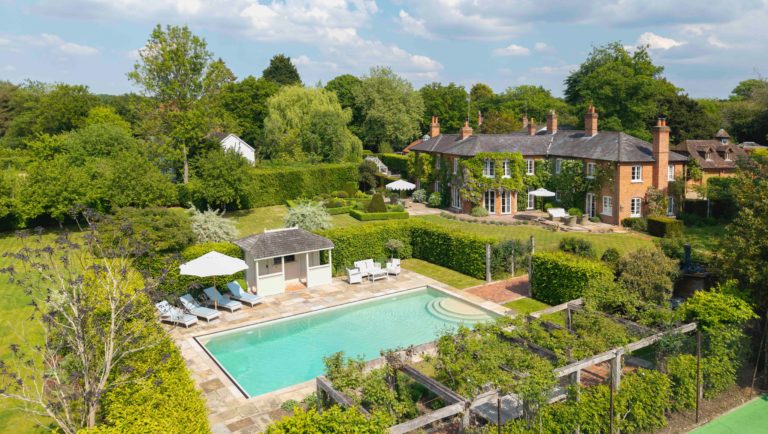 HOOK HOUSE HAMPSHIRE, RG17 - SHOOTFACTORY - OTHER UK HOUSES