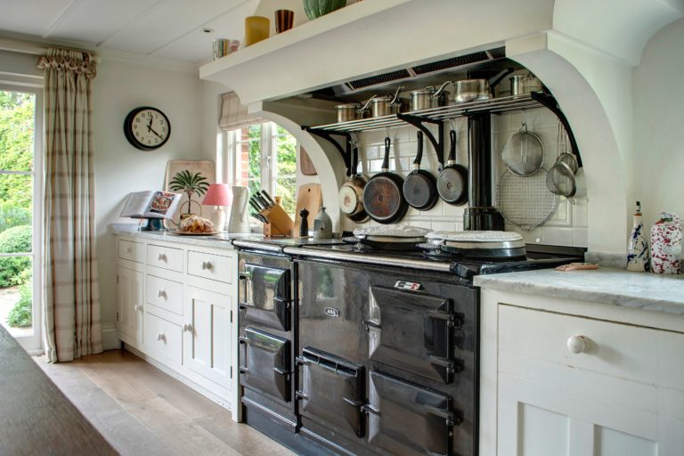 HOOK HOUSE HAMPSHIRE, RG17 - SHOOTFACTORY - OTHER UK HOUSES