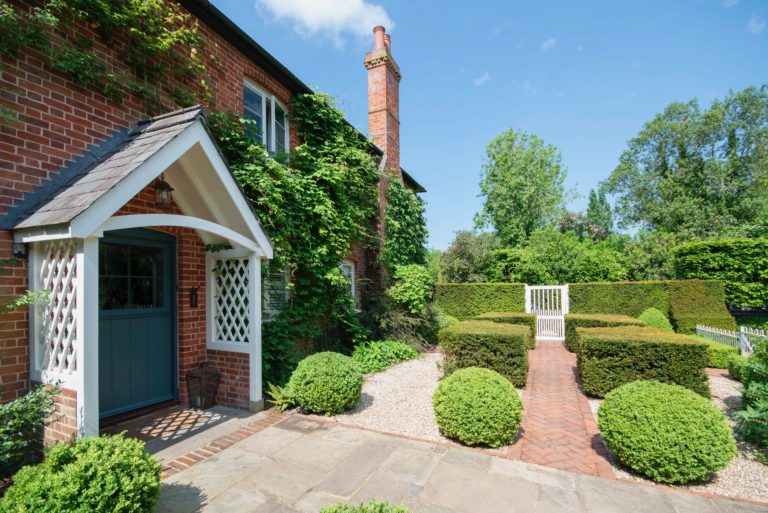 HOOK HOUSE HAMPSHIRE, RG17 - SHOOTFACTORY - OTHER UK HOUSES