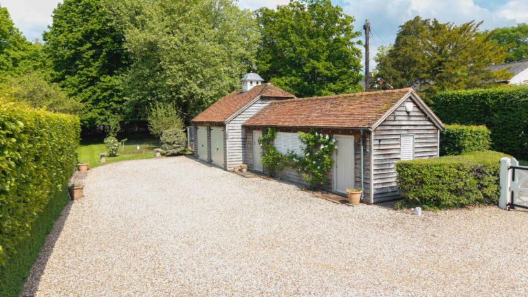 HOOK HOUSE HAMPSHIRE, RG17 - SHOOTFACTORY - OTHER UK HOUSES