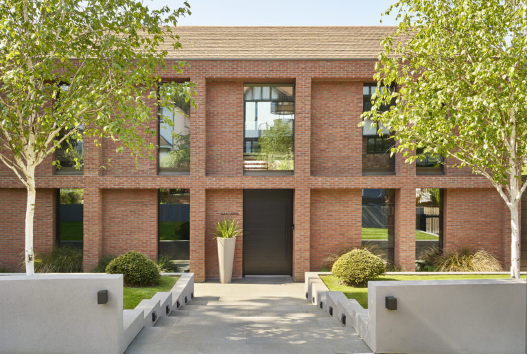 OAKWOOD, KENT BR7 - SHOOTFACTORY - LONDON HOUSES