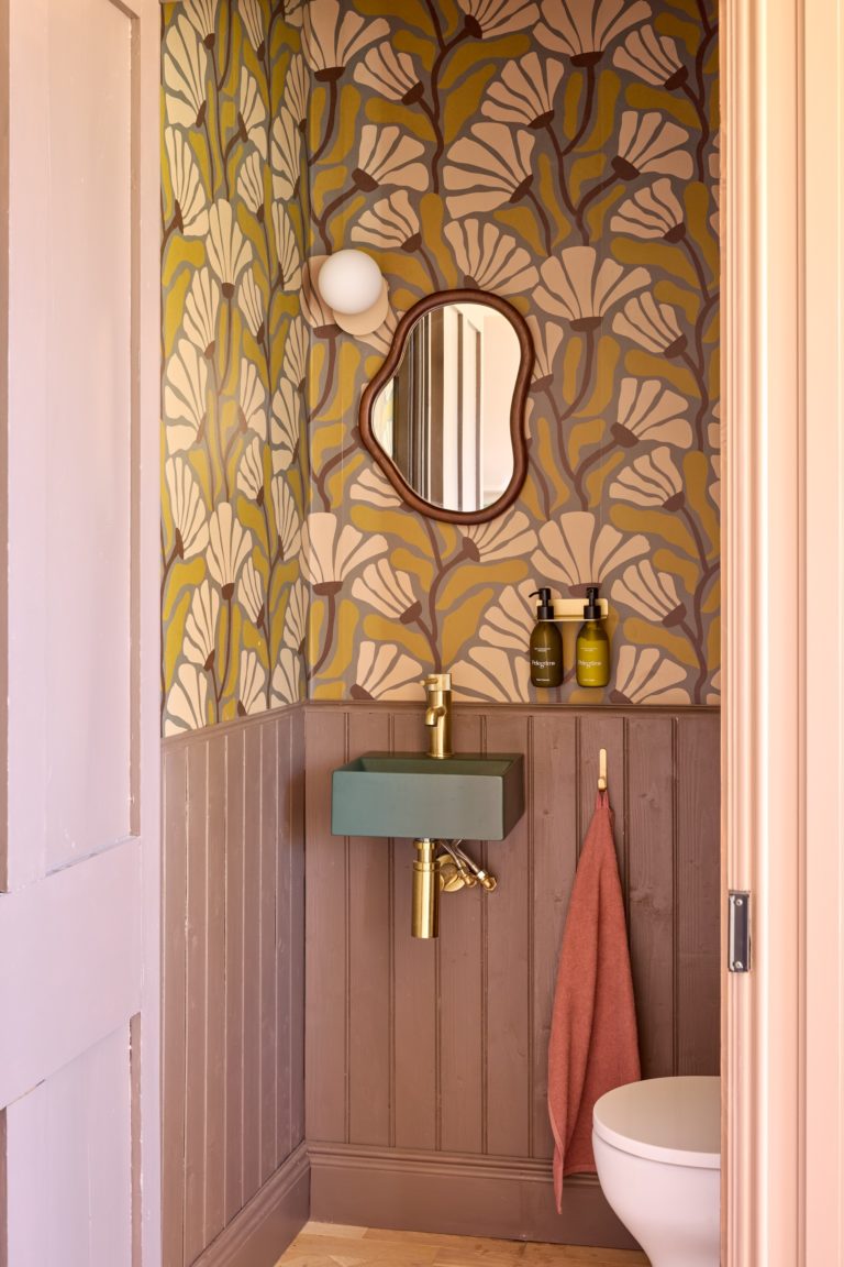 TUFFLEY GLOUCESTERSHIRE, GL1 - SHOOTFACTORY - OTHER UK HOUSES