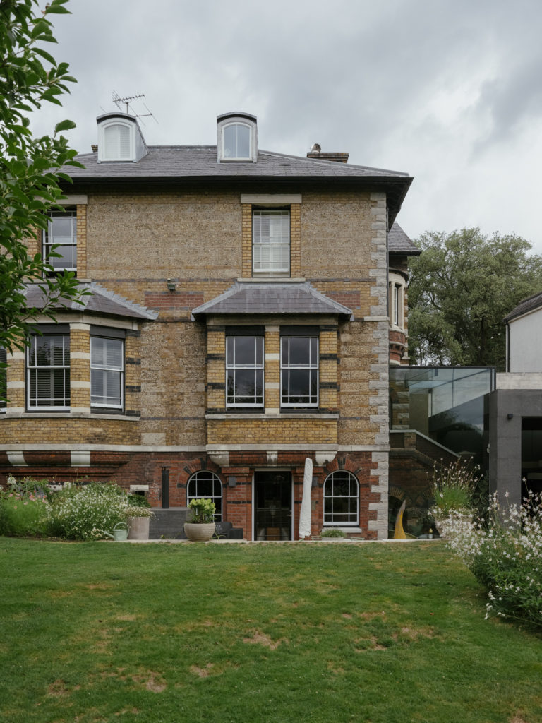 WIMBLEDON HILL LONDON, SW20 - SHOOTFACTORY - LONDON HOUSES