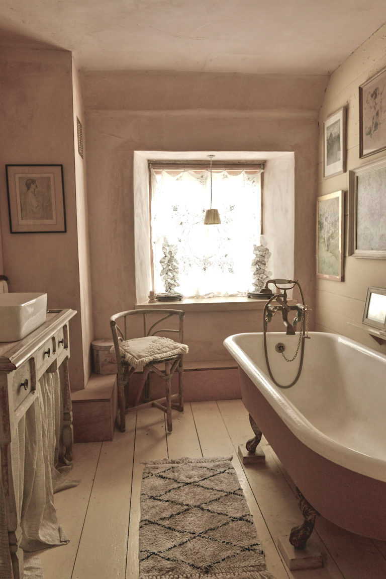 SPRING COTTAGE STROUD, GL6 - SHOOTFACTORY - OTHER UK HOUSES