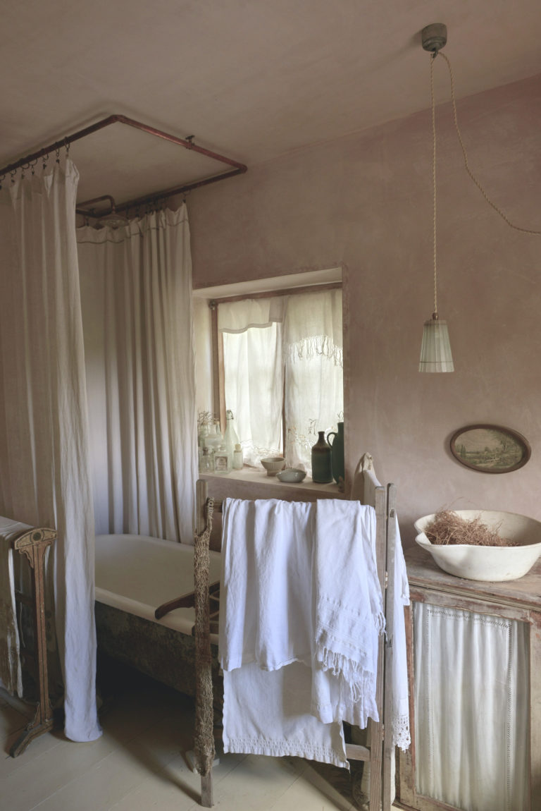 SPRING COTTAGE STROUD, GL6 - SHOOTFACTORY - OTHER UK HOUSES