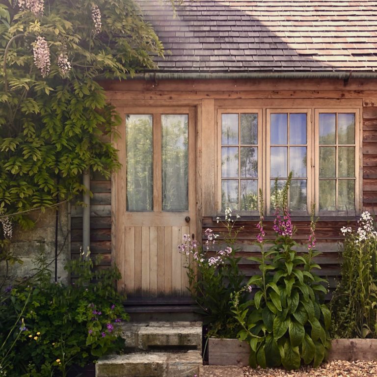 SPRING COTTAGE STROUD, GL6 - SHOOTFACTORY - OTHER UK HOUSES