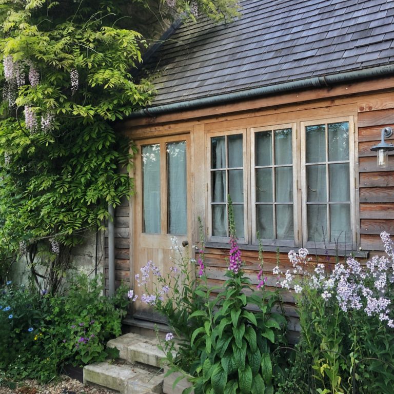 SPRING COTTAGE STROUD, GL6 - SHOOTFACTORY - OTHER UK HOUSES