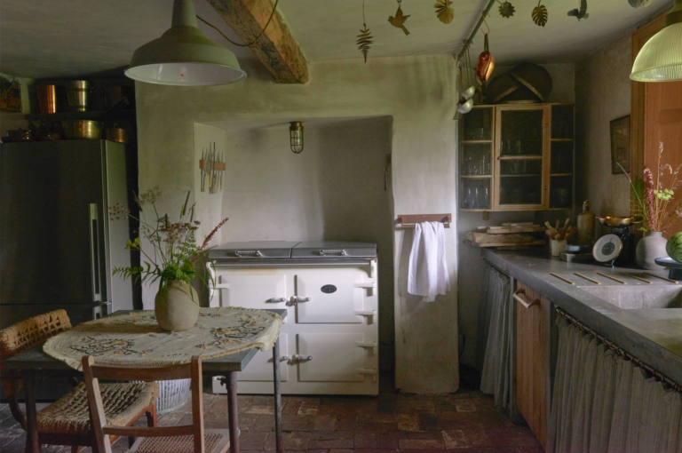 SPRING COTTAGE STROUD, GL6 - SHOOTFACTORY - OTHER UK HOUSES
