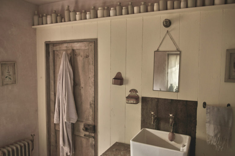 SPRING COTTAGE STROUD, GL6 - SHOOTFACTORY - OTHER UK HOUSES