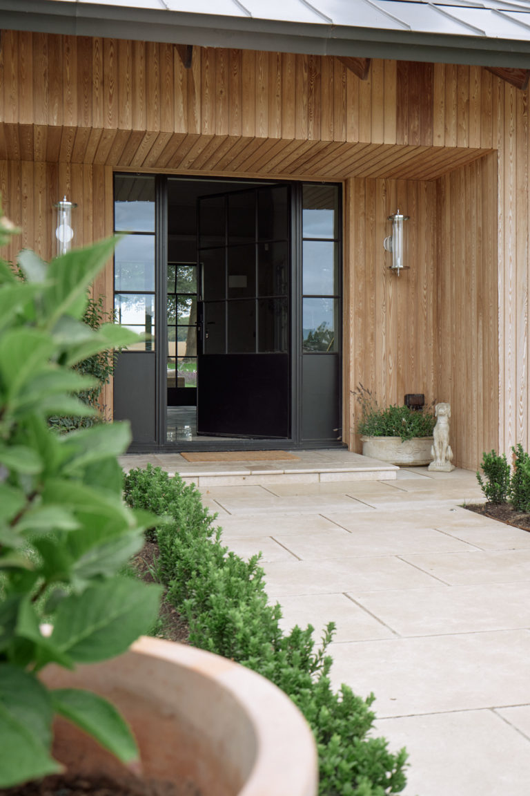 SWEDISH BARN HAMPSHIRE, SO20 - SHOOTFACTORY - OTHER UK HOUSES