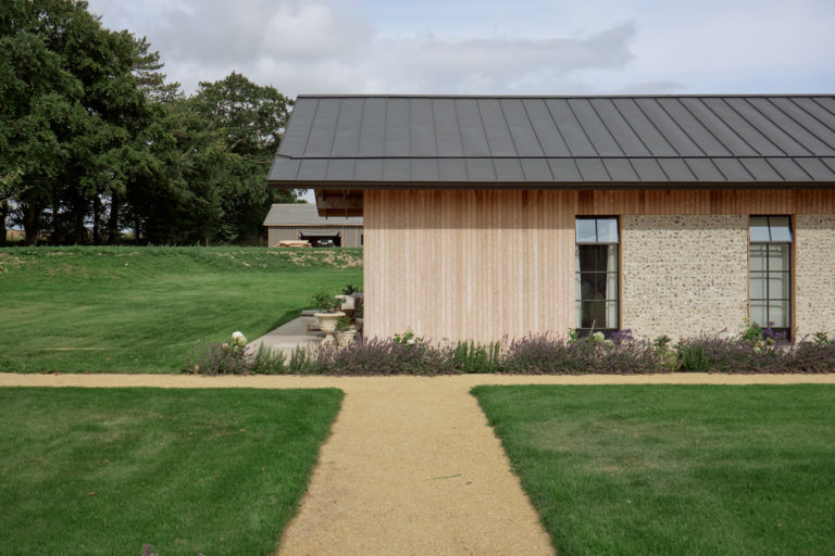 SWEDISH BARN HAMPSHIRE, SO20 - SHOOTFACTORY - OTHER UK HOUSES